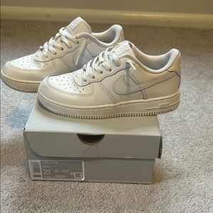 Force 1 LE - Nike White Sneaker